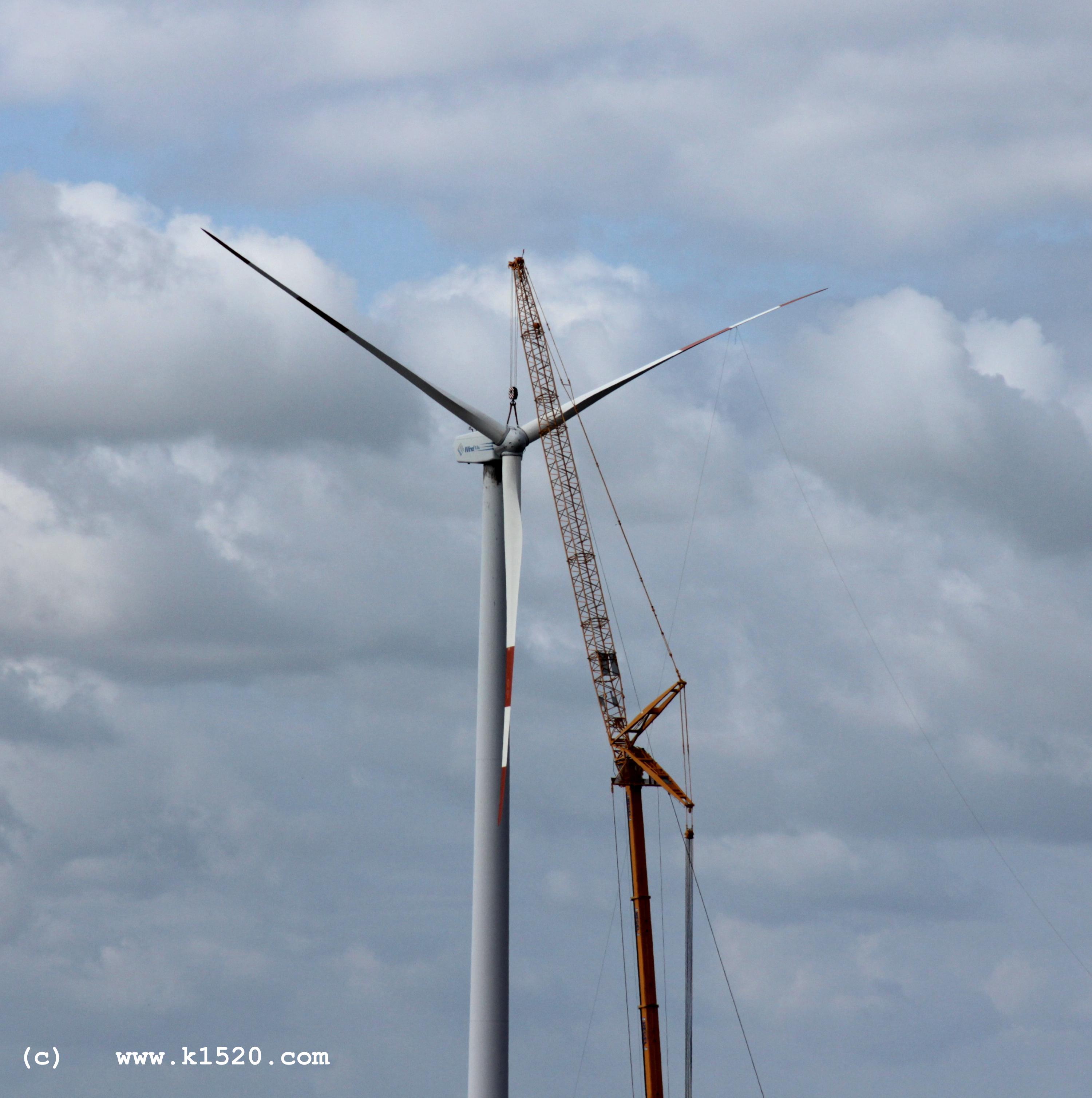 Reparatur Windrder im Windpark Arneburg/Elbe 08/2023,
  Kraneinsatz, 