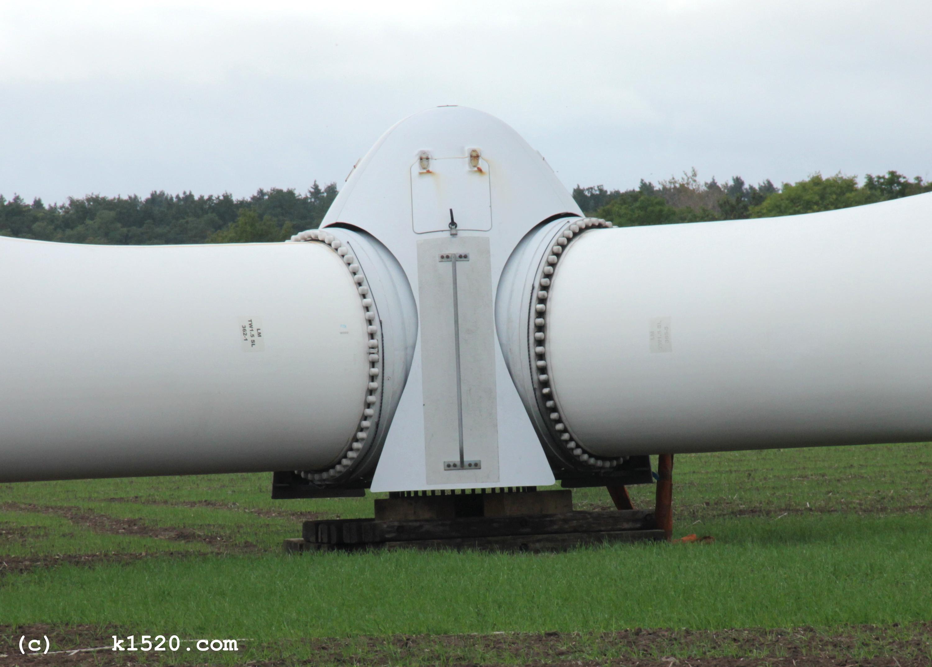 Reparatur Windrder im Windpark Arneburg/Elbe 10/2023,
  Kraneinsatz, 